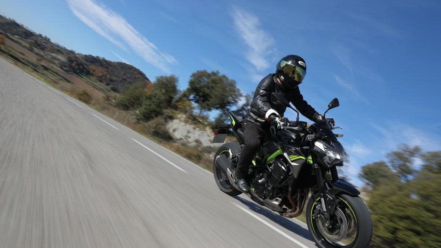 Kawasaki Z900 review Visordown
